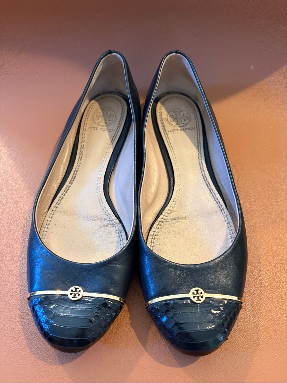 Tory Burch Black Leather Flats with Textured Toe Cap and Logo Accent